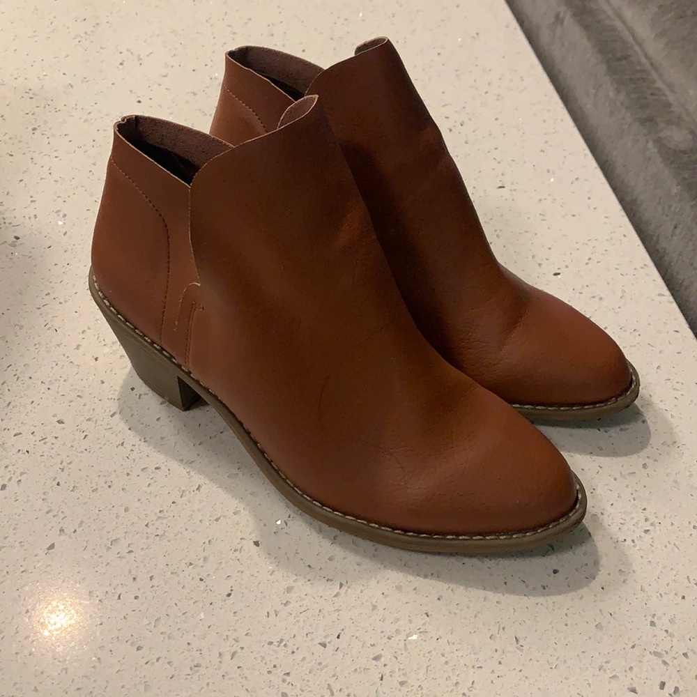 Universal thread booties wide